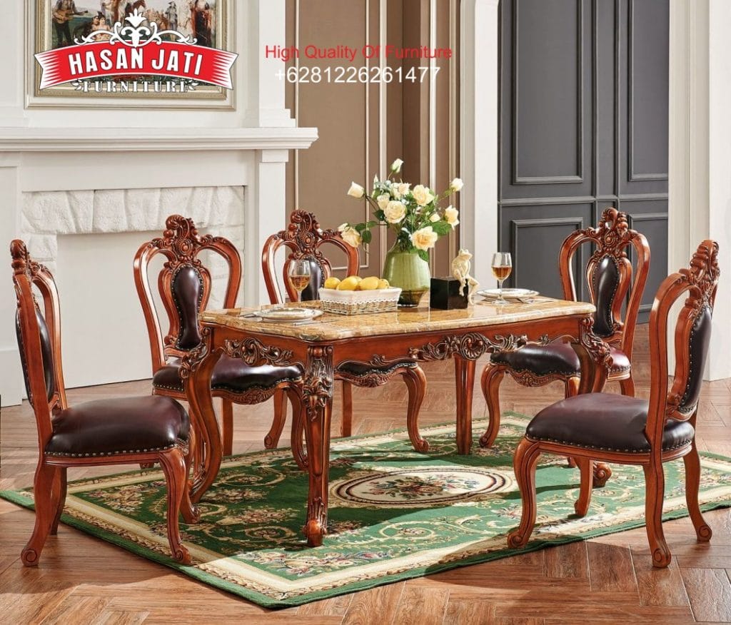 Meja makan jati classic dengan detail ukiran halus khas Jepara
