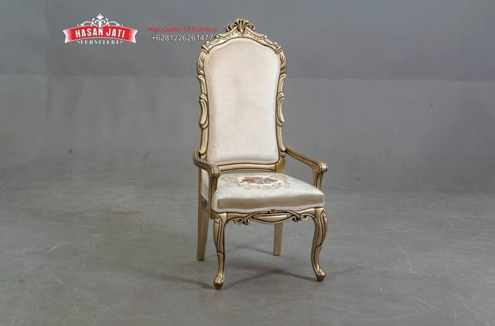 Kursi Kepala Meja Makan Ukiran Ber-Lengan Champagne Gold Velvet Krem