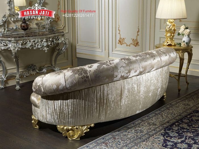 Detail Belakang Sofa 3 Seater Klasik Model Membulat Ukiran Gold Silver