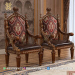 Kursi Makan Jati Solid Kepala Meja Sandaran Kain Maroon Ber-Lengan
