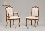 Kursi Makan Jati Solid Klasik Sandaran Tinggi Kain Jacquard Krem