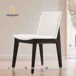 Kursi Makan Minimalis Rangka Kayu Hitam Jok Fabric Krem