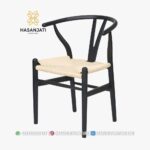 Kursi Makan Wishbone Chair Jati Minimalis Warna Hitam Dudukan Anyaman