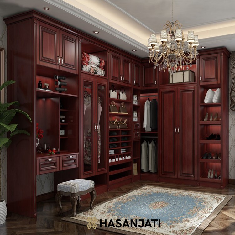 Lemari wardrobe klasik Jepara dari kayu jati dengan desain mewah