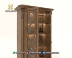 Detail konstruksi frame kayu jati pintu kanan lemari hias Aurelia produk Hasan Jati Furniture.