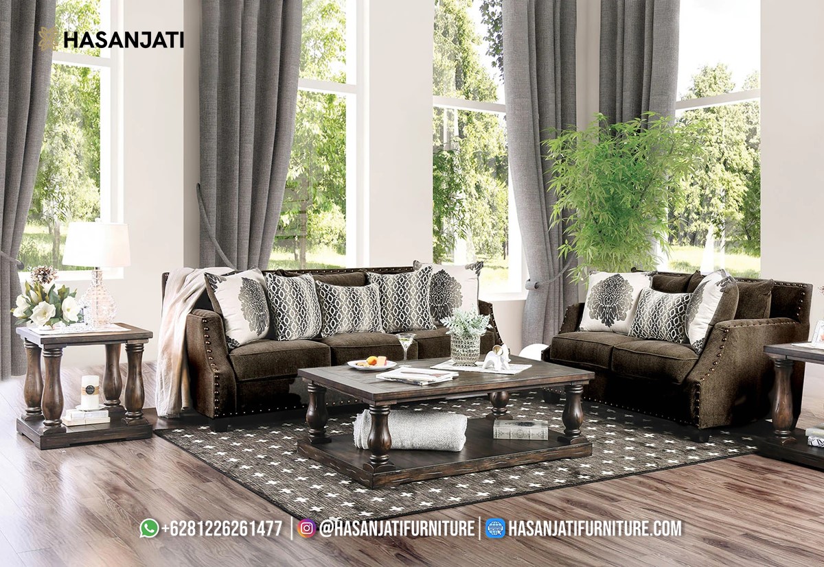 Kursi sofa jati Jepara model minimalis mewah warna brown berada di ruang tamu