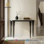 Tampilan penuh tampak depan meja foyer minimalis modern seri Camille dengan hiasan vas bunga minimalis hitam di atas meja