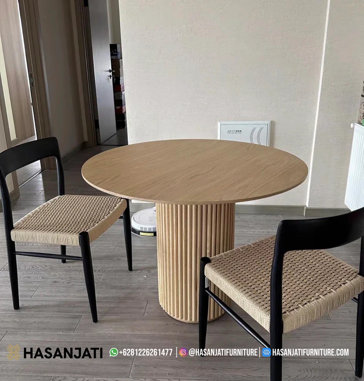 Meja makan minimalis bundar kayu jati solid model terbaru warna natural