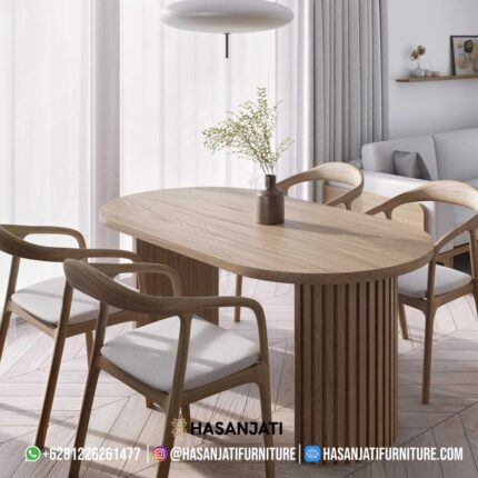 Meja Makan Jati Oval Panjang Dengan 4 Kursi Rangka Lengkung Kain Krem
