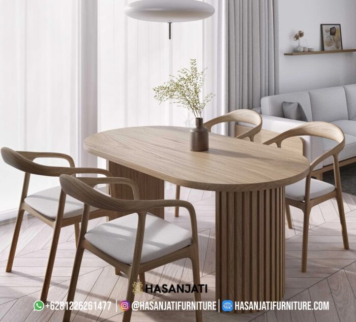 Meja Makan Jati Oval Panjang Dengan 4 Kursi Rangka Lengkung Kain Krem