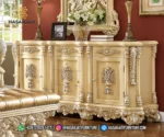 Detail tampak depan meja rias kredenza panjang tipe Rowena cat duco dengan pintu laci berukir vas bunga warna champagne gold produk Hasan Jati Furniture.