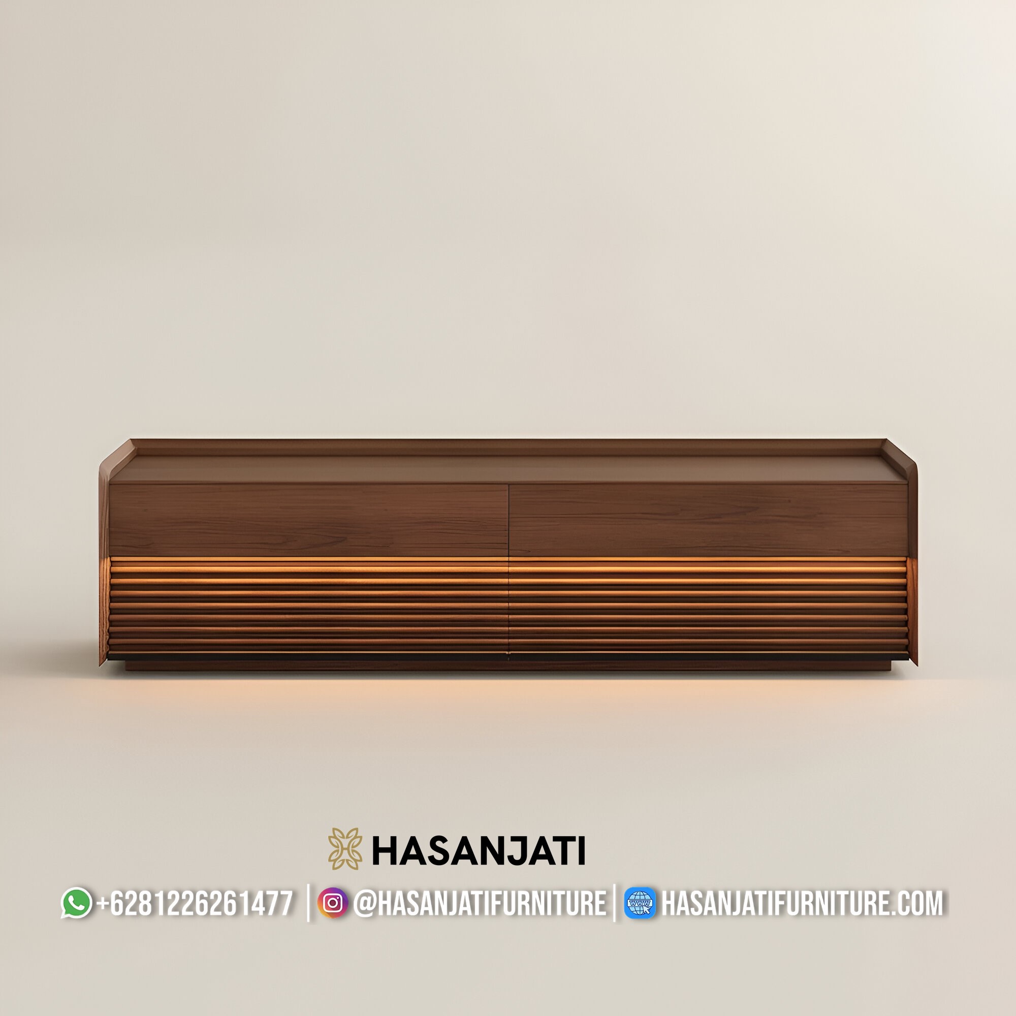 Meja TV minimalis modern kayu jati warna coklat dengan aksen garis horizontal elegan.