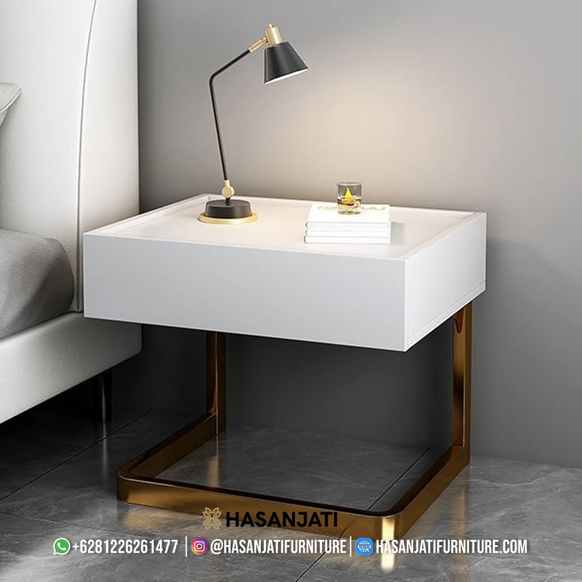 Nakas minimalis satu laci warna putih duco dengan kaki besi emas bergaya modern elegan