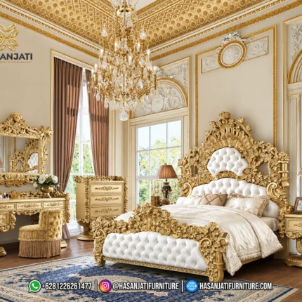 Set kamar tidur mewah seri Bernadette Palace Gold lengkap dengan kasur putih, nakas lampu, meja rias dresser, lemari laci susun tinggi, dan lampu gantung kristal produk Hasan Jati Furniture.