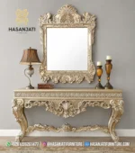 Set meja konsol dinding mewah seri Prosecco warna champagne gold gaya Eropa klasik dengan cermin dinding pigura ukir mahkota kipas besar tampak depan penuh.